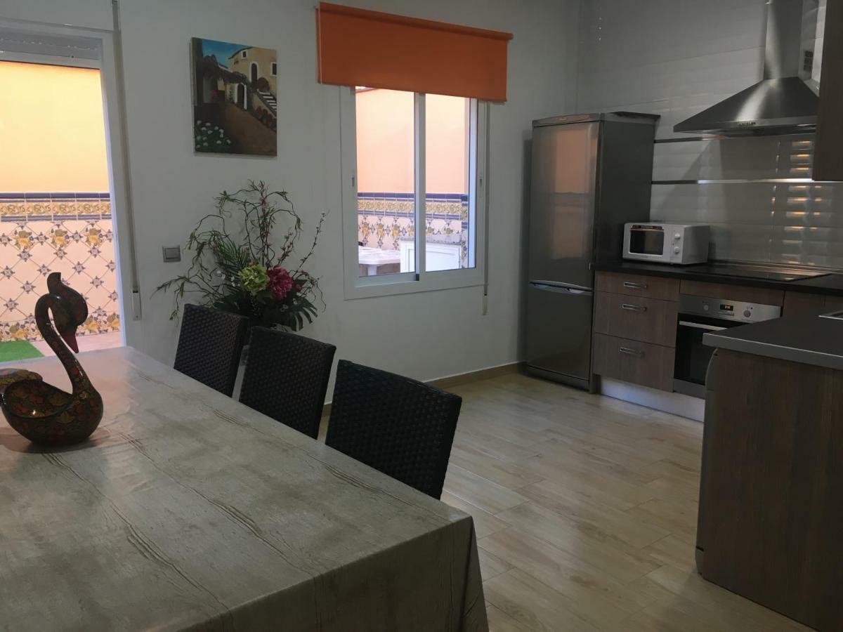 Apartment With Private Patio فوينخيرولا المظهر الخارجي الصورة